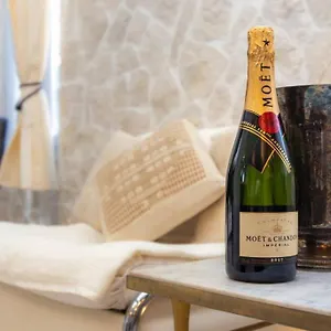https://penthouse-loft-5min-palais-des-festivals-and-beach.fr-provencehotel.com